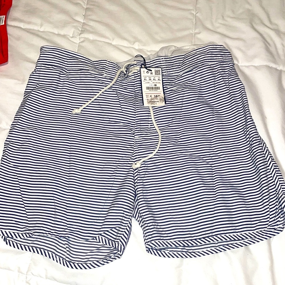 Pull and Bear  swim trunks
size extra large NEW